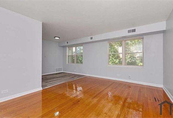 3rd image of 5338 S Kenneth Ave #1