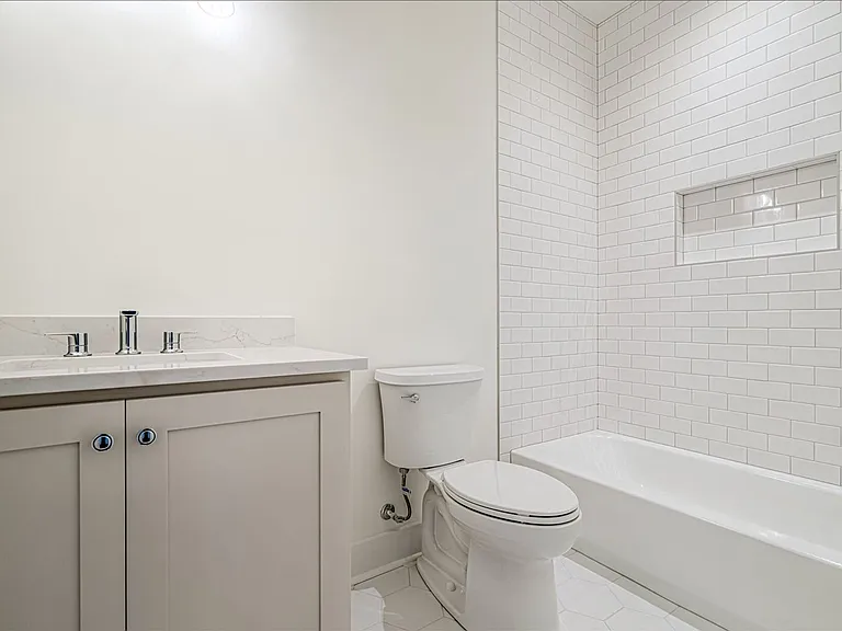5472 Park Ave — Photo 19