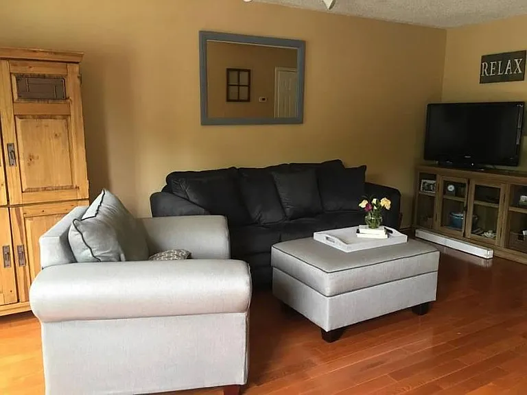 360 Hadleigh Ln — Photo 5