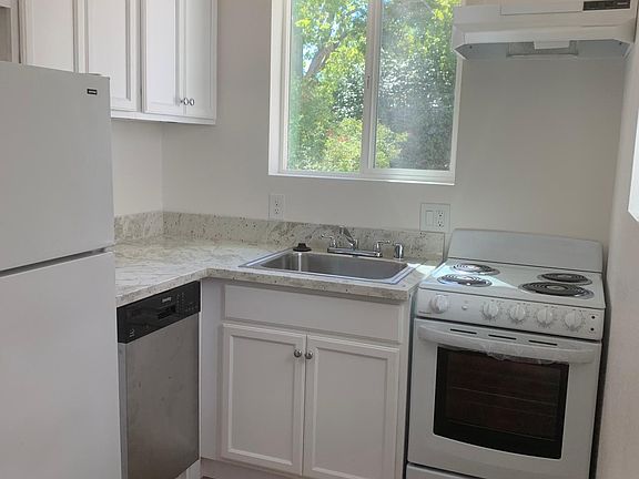 2nd image of 1113 37th St