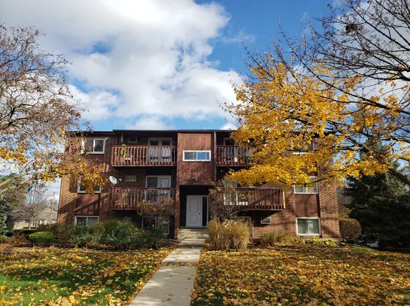 669 Daisy Ln APT 304, Roselle, IL 60172