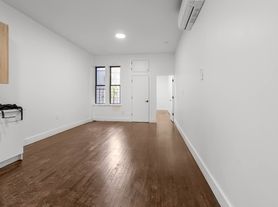 647 Willoughby Ave