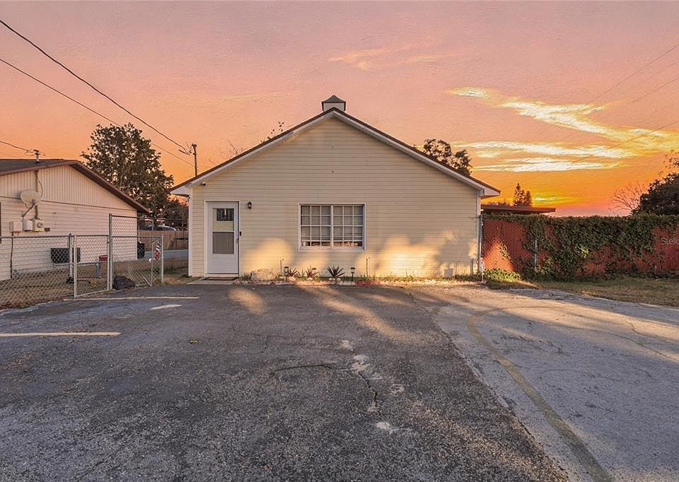 1st image of 11004 Martha Ave