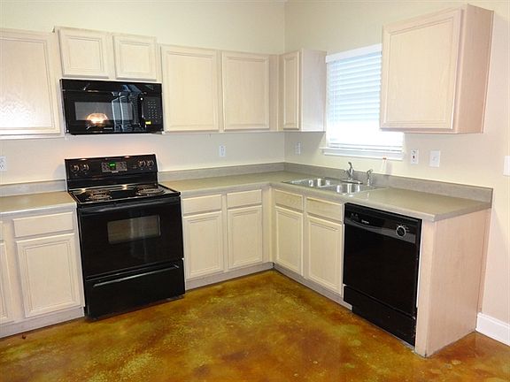 3rd image of 9006 Foxgrove Way
