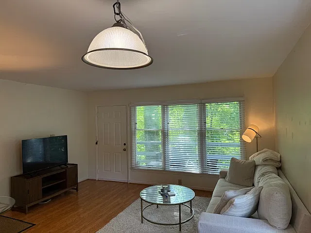 2 bed, 2.5 bath, 1081 sqft, $2,200 — Photo 1