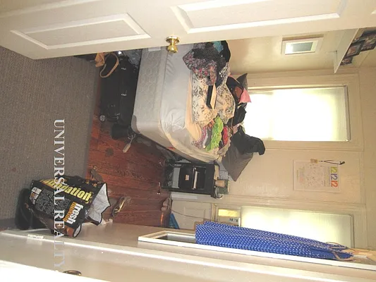 Rented by Universal Realty Group | media 15