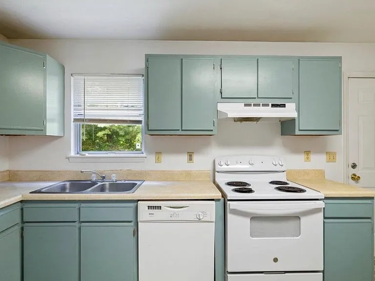 329 Pheasant Run Ct — Photo 10