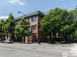 3852 N Southport Ave #3850-2, Chicago, IL 60613