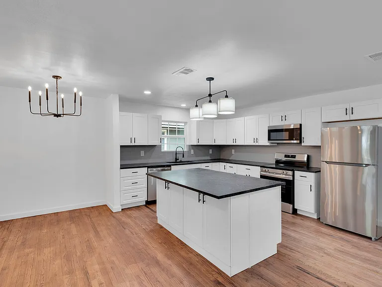 6124 Sundown Dr — Photo 4