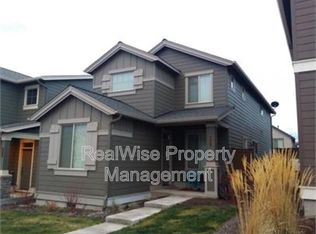 20755 NE Smoke Stack Ln, Bend, OR 97701