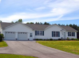 2096 Lakeview Ln, Alanson, MI 49706