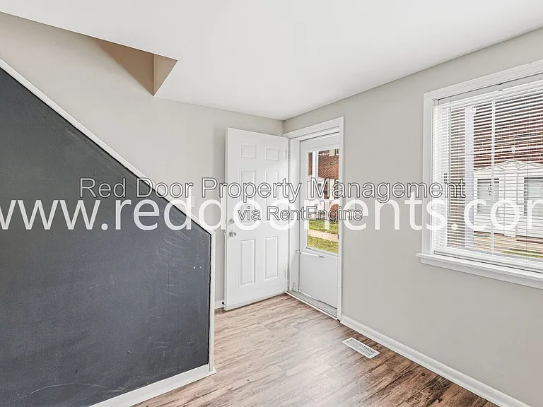 335 1st Ave NW #3 — Photo 12