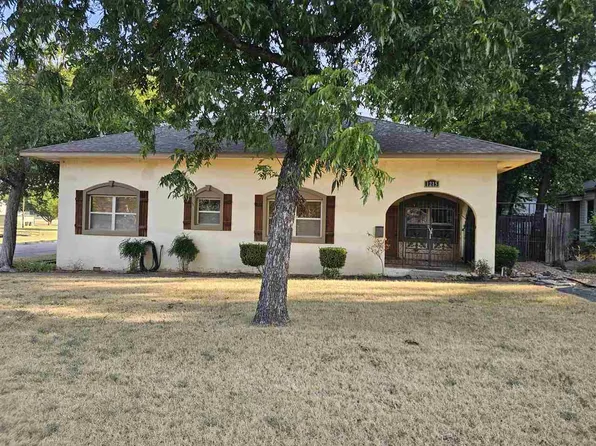 1215 NW Lake Ave, Lawton, OK 73507