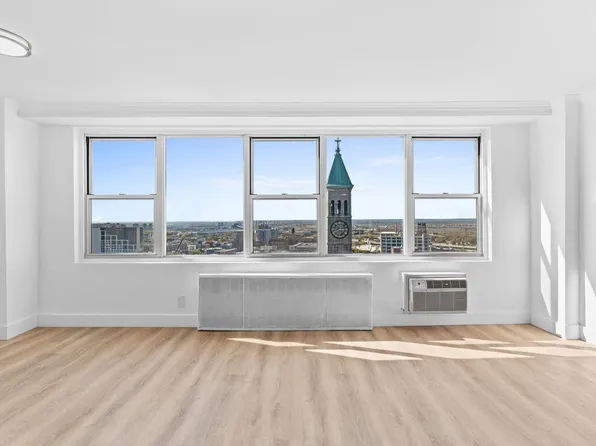 10 Huron Avenue image 11 of 33