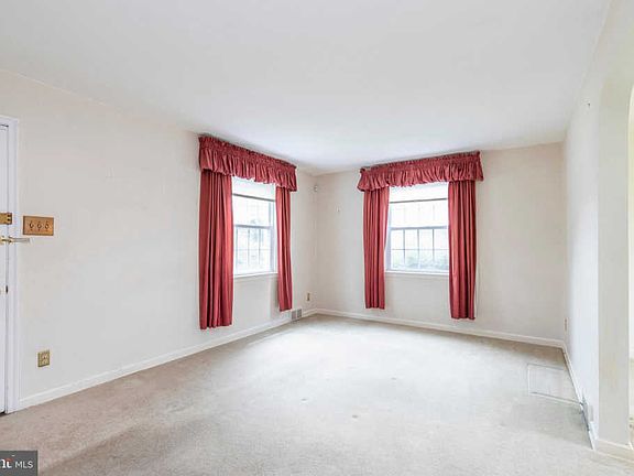 5th image of 208 Maryland Ave