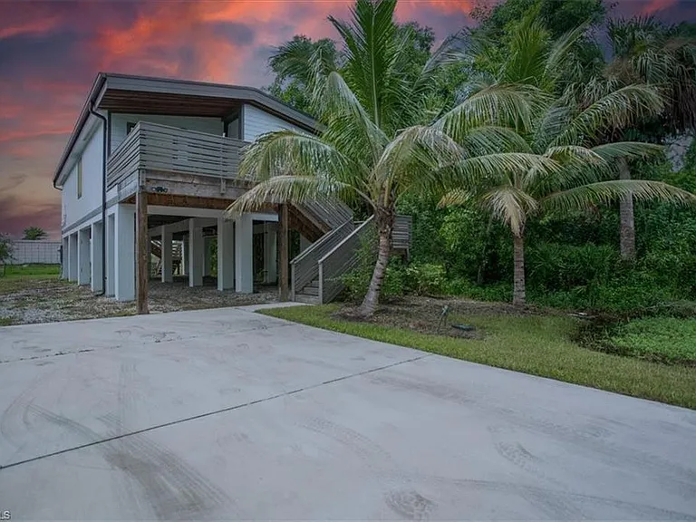 3260 Woodside Ave — Photo 34