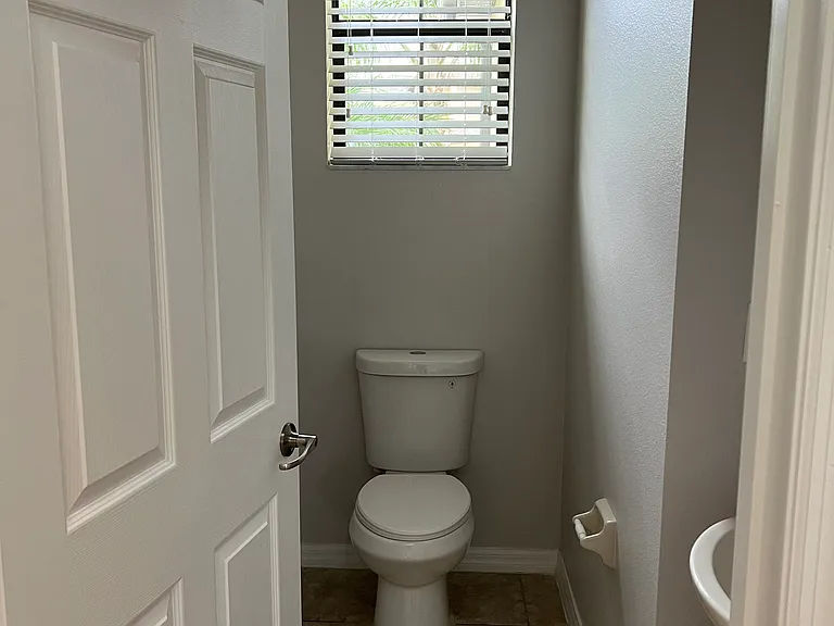 2400 Seven Oaks Dr — Photo 10