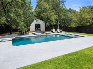 802 Moore Rd, Mansfield, TX 76063