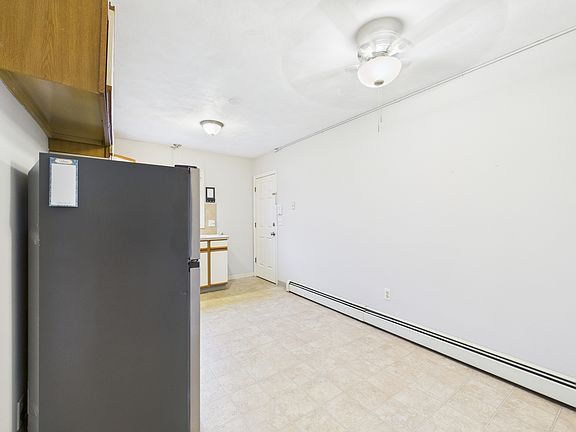 3rd image of 75 Putnam Pike #2