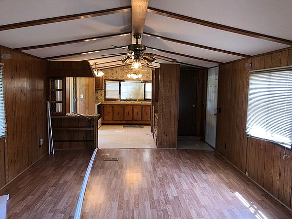 4th image of 6586 Pinecliff Dr NE