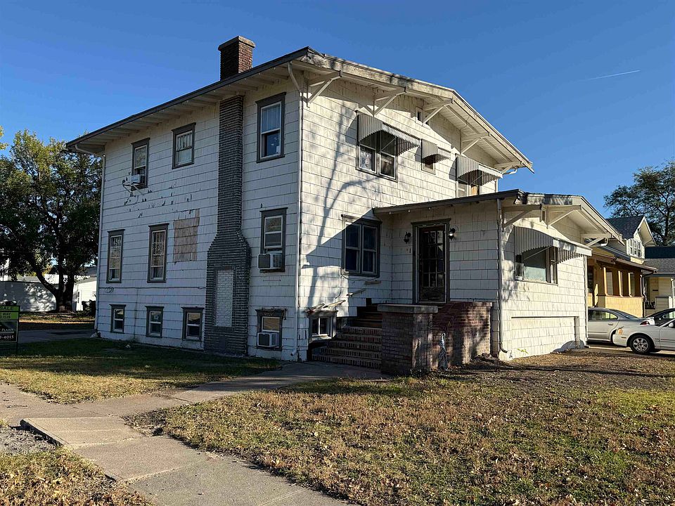 1st image of 303 S Sycamore Street