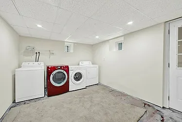 Rented by R New York