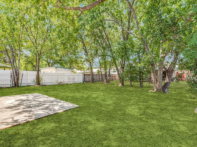 827 Spring Park Dr — Photo 11