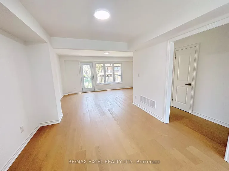 11 Plaisance Rd #5 — Photo 12