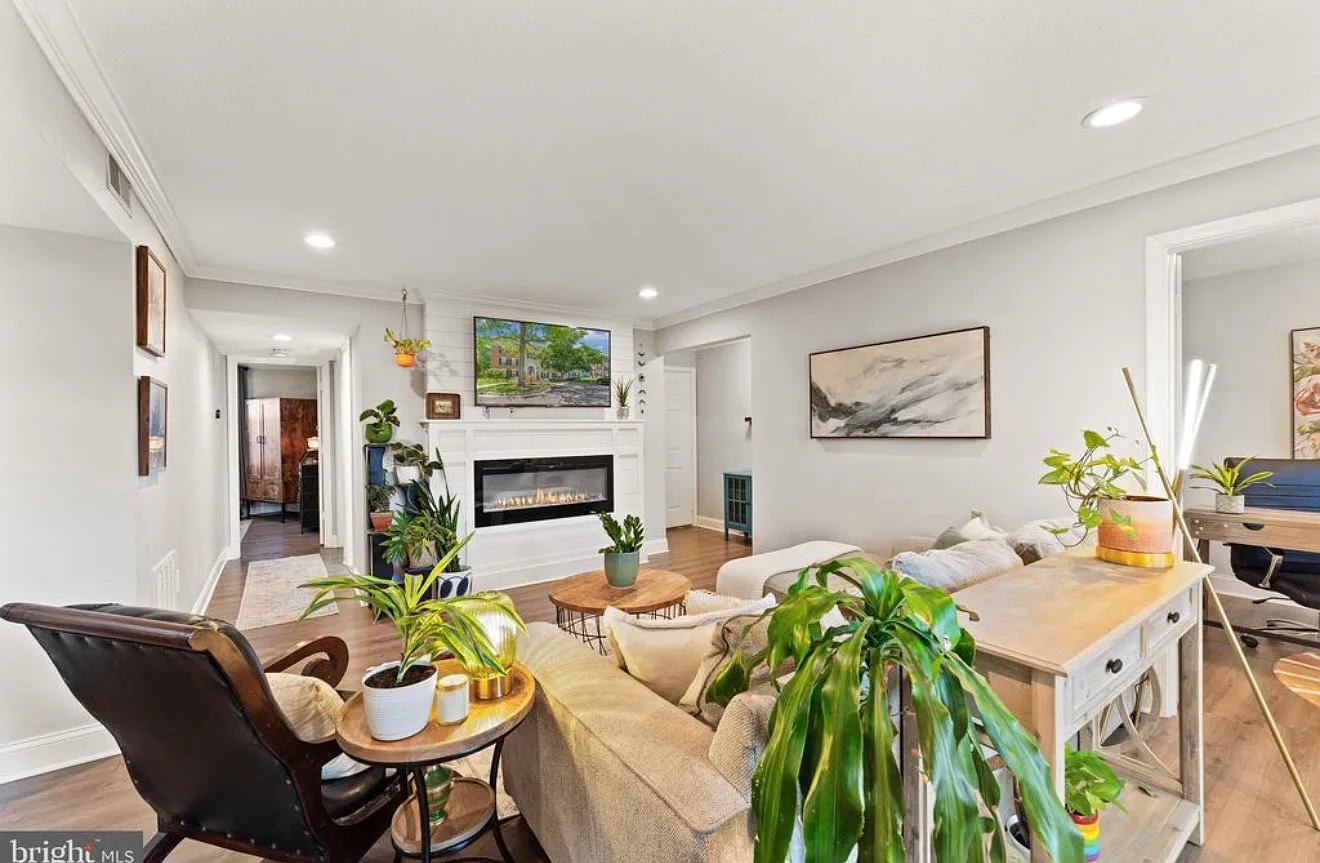 3 bed, 1040 sqft, $2,800 — Photo 4
