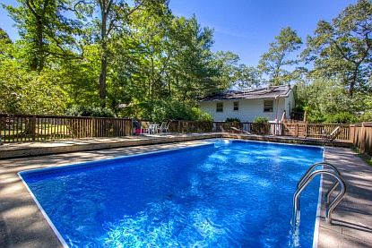 1st image of 13 Sherwood Ln