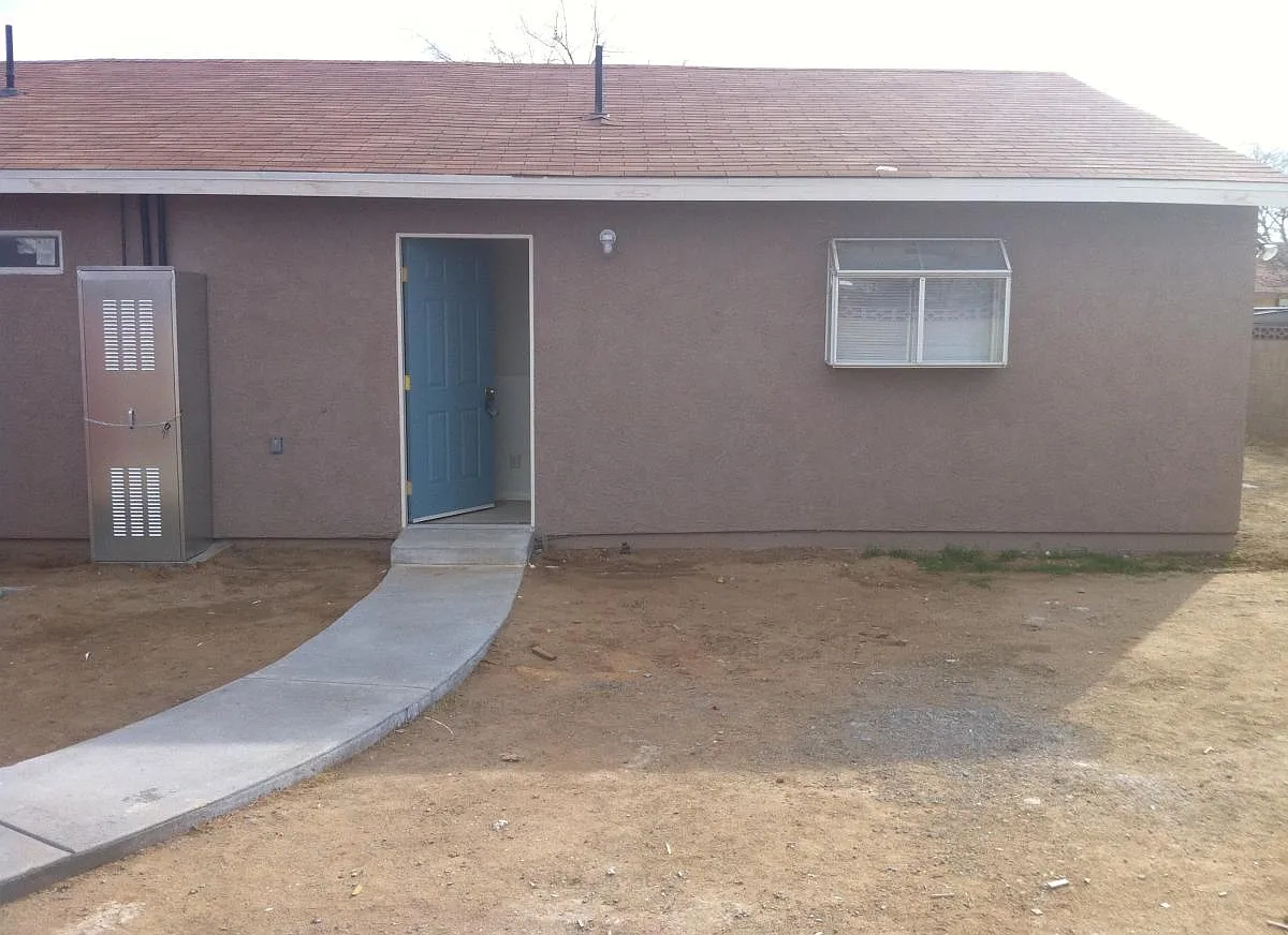 44149 Fenhold Street — Photo 1