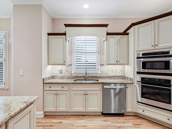 3rd image of 9221 Liggon Green Ln