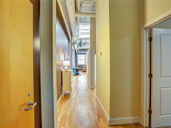 4th image of 306 N 26th St #U217