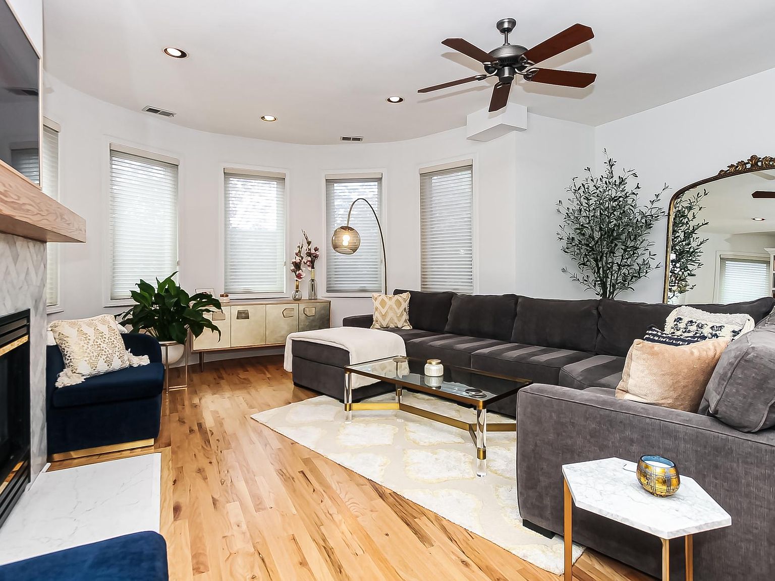3453 N Racine Ave APT 2S, Chicago, IL 60657 | Zillow