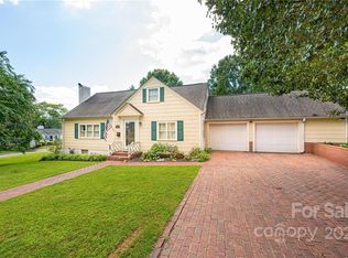 418 Mountain View St SW, Lenoir, NC 28645