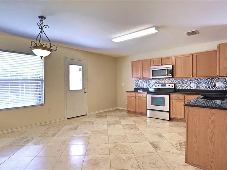 Chef's kitchen with plenty of space