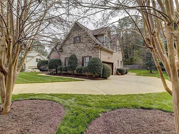 3rd image of 2549 Winterbrooke Dr