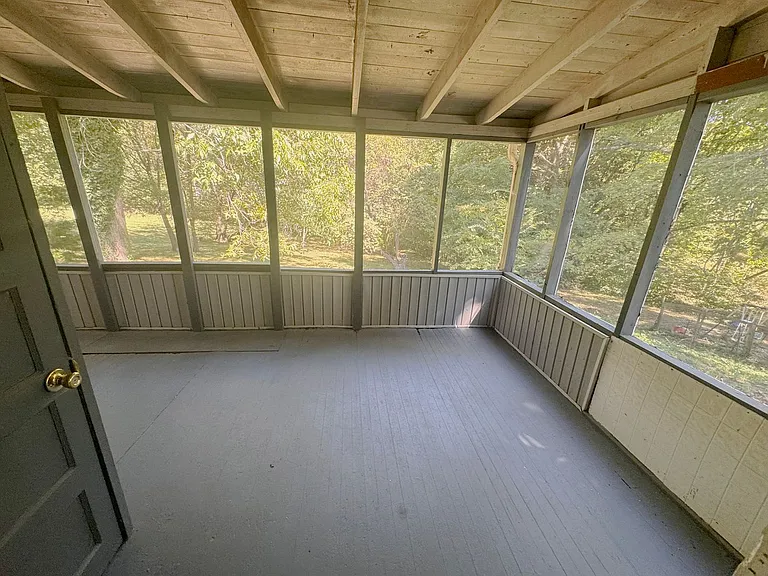 57 Fairfield Ave — Photo 10