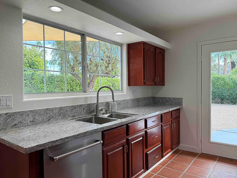 5111 E Bobolink Ln — Photo 15