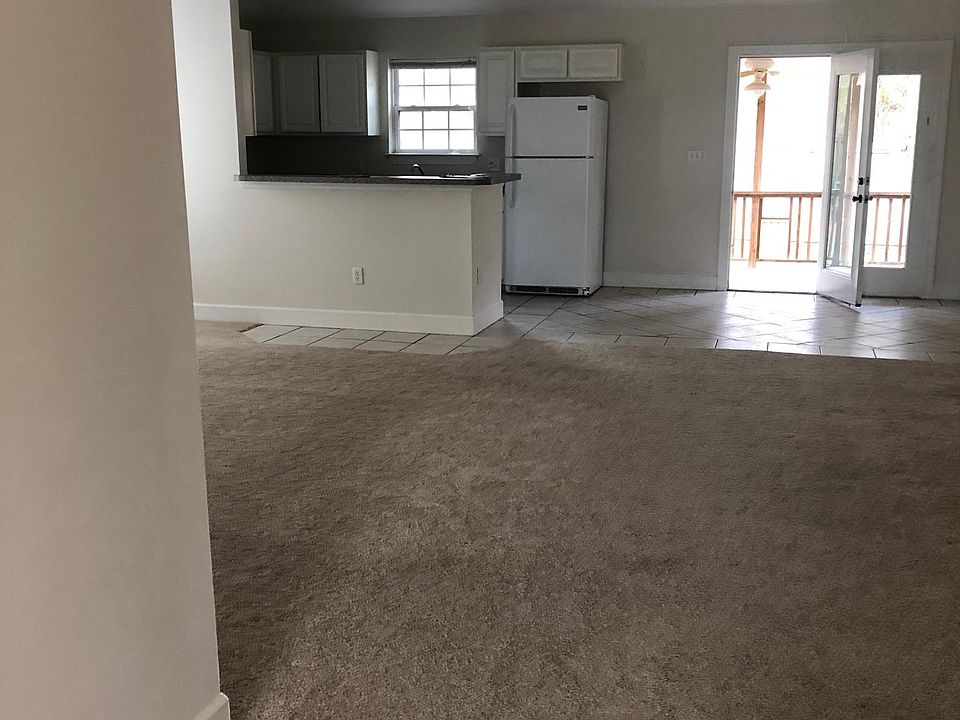 entry, open floor plan