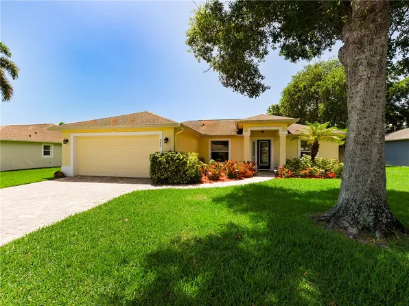 559 High Hawk Cir, Vero Beach, FL 32962