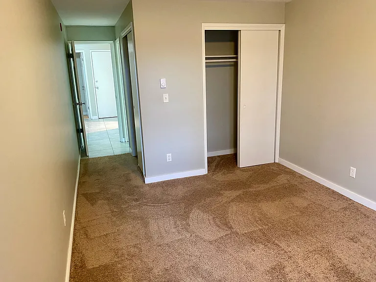 390 Rencliffe Apartments — Photo 10