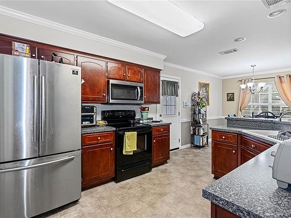 5th image of 1770 Woodland Hills Dr W