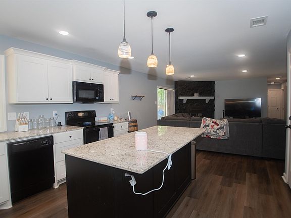 4th image of 26 Barnwell Dr