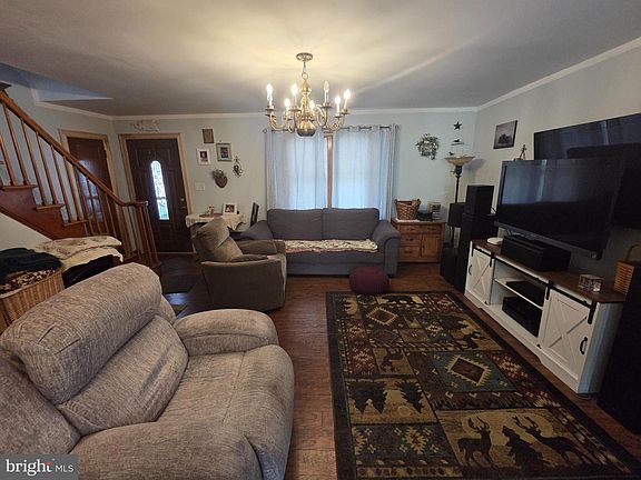 5th image of 412 W Bertsch St