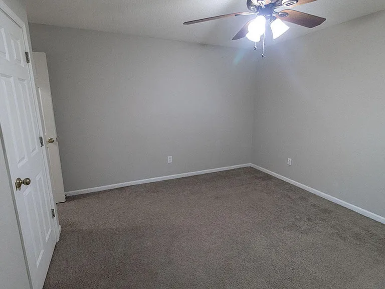 5569 E Pinehurst Ln — Photo 21
