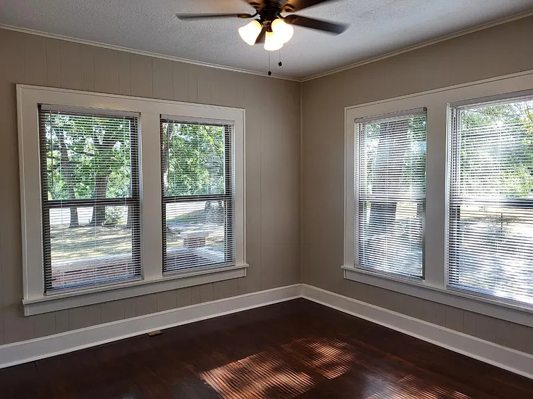 1604 W Royall Blvd — Photo 7