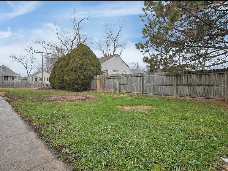 2872 Howey Rd #B — Photo 10