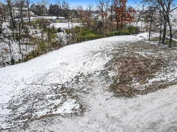 2060 Hillsboro Valley Park Rd, High Ridge, MO 63049