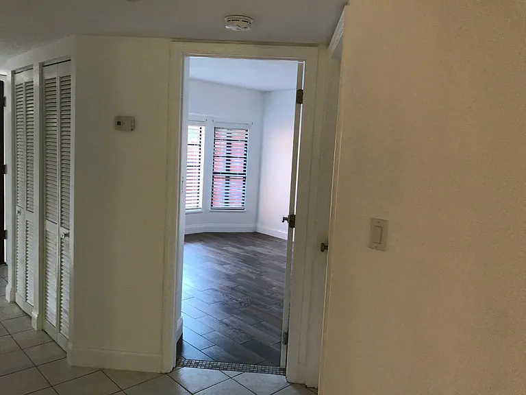 2032 N Carpenter Rd — Photo 11